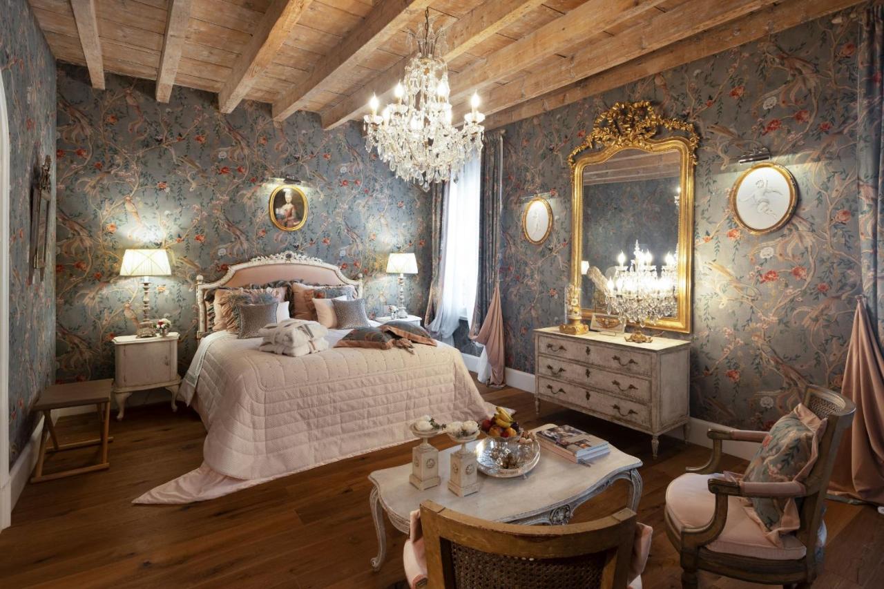 Отель Antica Dimora Desenzano Дезенцано-дель-Гарда Экстерьер фото