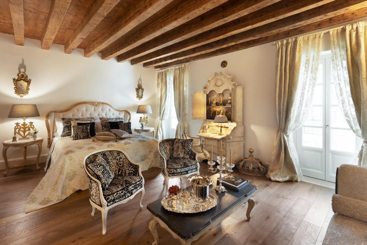 Отель Antica Dimora Desenzano Дезенцано-дель-Гарда Экстерьер фото